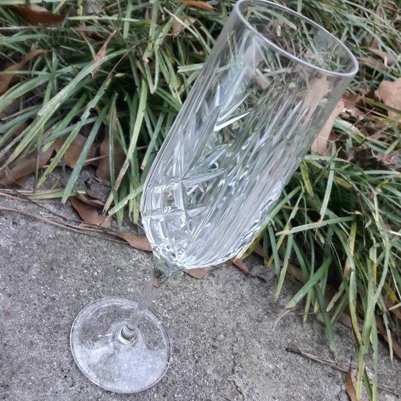 Cut Crystal Champagne Glass Royal Doulton Replacement Flute Dining Toasting NYE - Picture 9 of 13